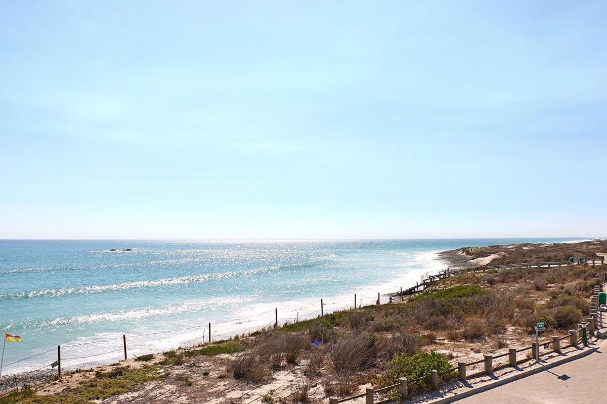 Eden On The Bay 118 By Hostagents Lägenhet Bloubergstrand Exteriör bild